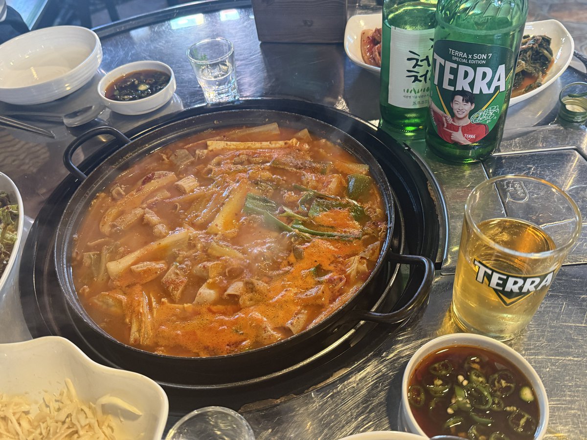 _diiduu's tweet photo. 술자리 전용 포카 든쟌😗 https://t.co/HJfz3I2EYk