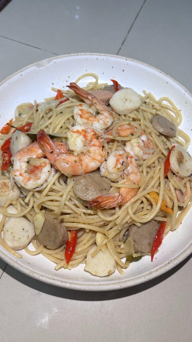 meeljuu's tweet photo. @FOOD_FESS Aglio e olio ala ala https://t.co/CFyKCaupwV