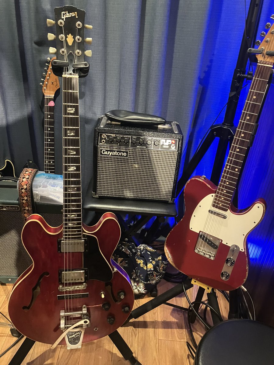 IGNORANTSHU's tweet photo. 赤いブルースギター🎸良いなぁ https://t.co/JpbDNKuKah
