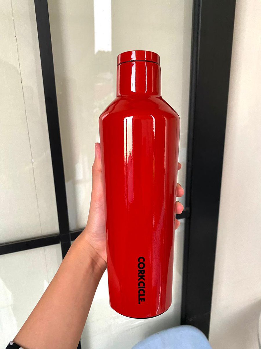 xeresoxee's tweet photo. haloo teman-timun🖐🏻👫🏻aku mau open PO TUMBLER CORKCICLE, kalian bisa req barangnya nanti aku cariin, 100% original yaa, nanti bisa CO oren🍊aku ada 2 yang ready juga

pricelist : 

💸Corkcicle Canteen: 290k
💸Corkcicle Go XL &amp; Sport: 300k

mt after dm

thank youu!💗
#zonauang https://t.co/IRfxDYB7hN