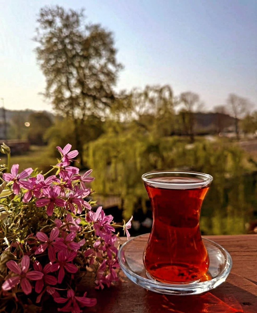 huzur232307's tweet photo. "Bana iyi geliyorsun"
Ne kadar güzel bir cümle,
Bir cümle insanı ancak bu kadar mutlu eder.
Kötülüklerin büsbütün egemen olduğu 
bu dünyada :
'Birilerine iyi gelmeniz Dua'sıyla https://t.co/Uo1CmiBert