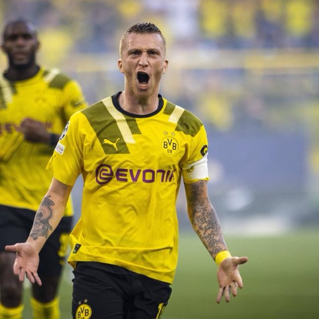 Dortmund_French's tweet photo. 🎈 Joyeux anniversaire à notre fidèle LÉGENDE Marco #Reus, 37 ans aujourd’hui! 

🐐💛 https://t.co/4PZS0A3xI5
