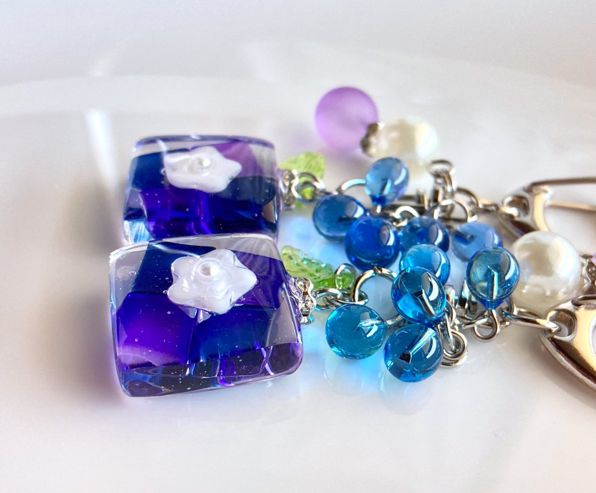 雨雫紫陽花バッグチャームできました💠 #レジン #ハンドメイド #バッグ