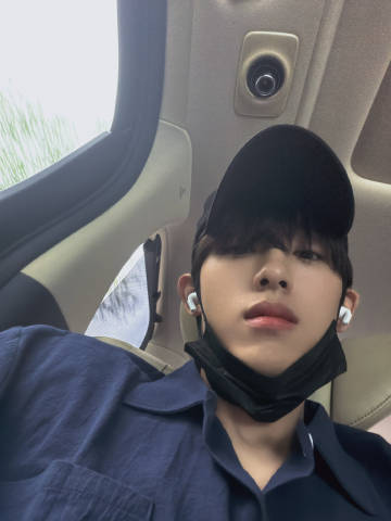 Let's WINWIN tweet media