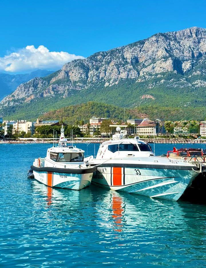 sahilguvkom's tweet photo. Eşsiz güzellikteki coğrafyamızın her noktasında huzurun adıyız…
📍Kemer/ Antalya
#SahilGüvenlik
#CoastGuard https://t.co/7iPYymUoyb