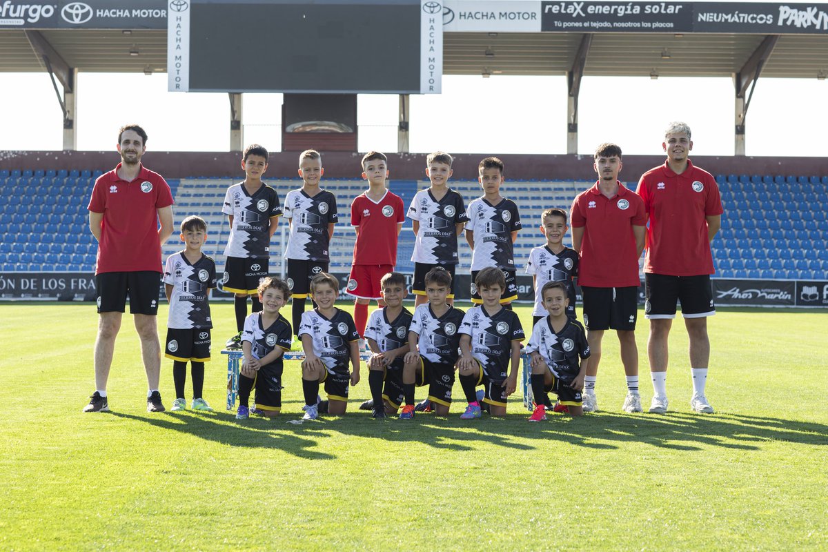 USCFbase's tweet photo. ⚽ El Prebenjamín B se encuentra disputando un torneo en Doñinos ante los siguientes equipos:

• @DeportivoSalaCF 
• @cdribert 
• @CDDoninos 

#ConstruyendoUSCF🏗️ https://t.co/x5T1SywBB2