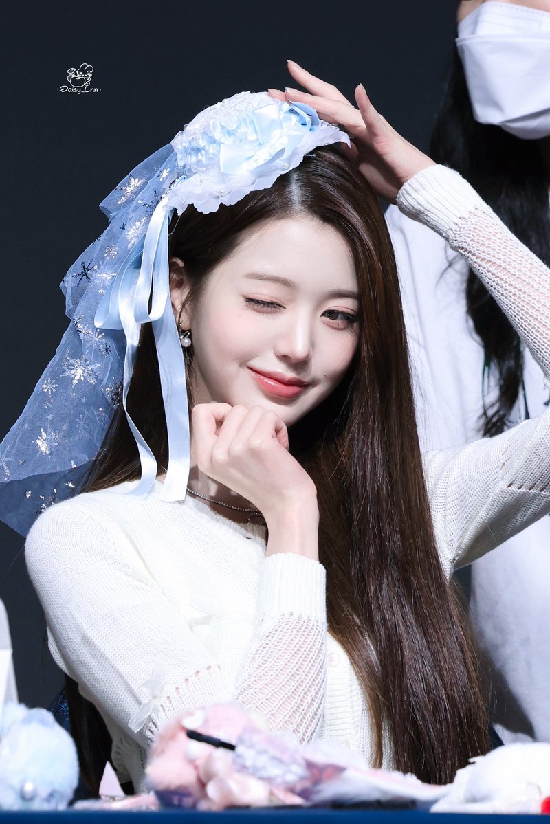 ivepics_'s tweet photo. #IVE #아이브 from today kmstation in shanghai https://t.co/BlLsLWOQbW