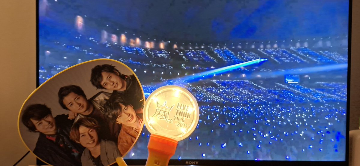 bronnylou's tweet photo. I'm so ready 
#WeareARASHI https://t.co/3qhLuaj3y5