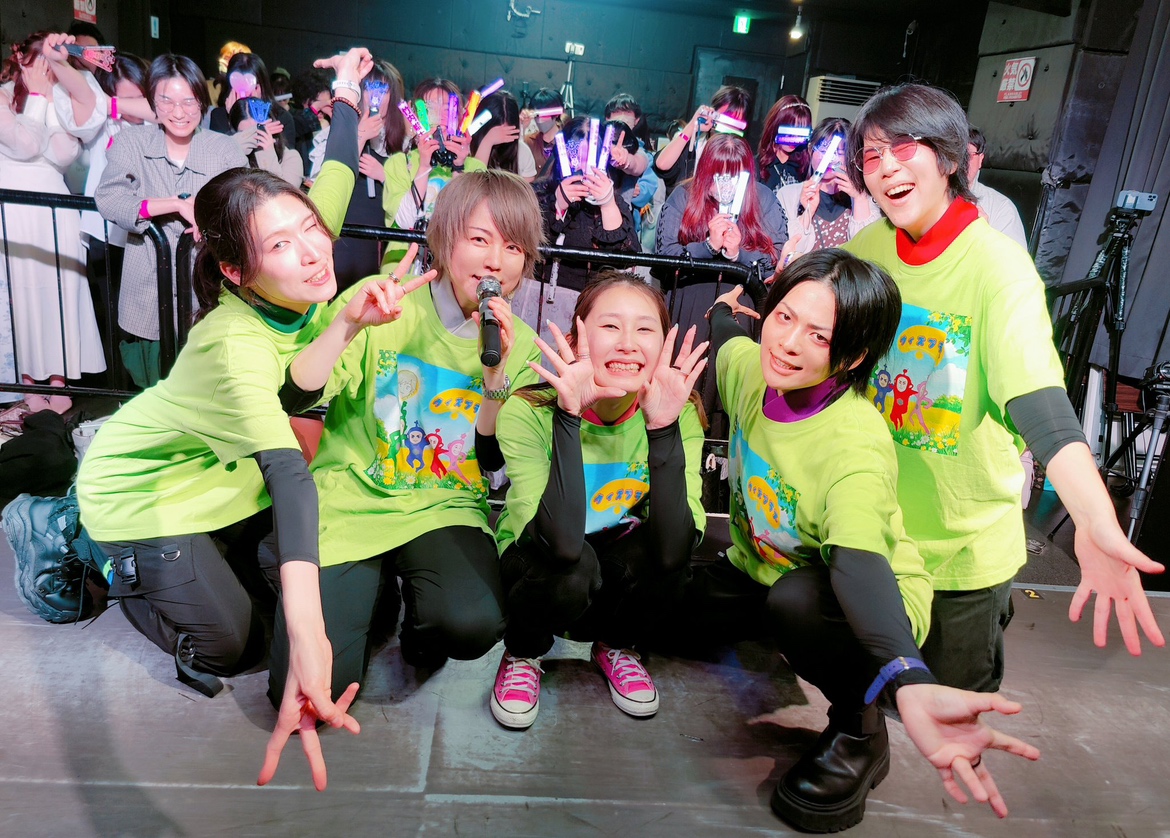 withplus_tokyo's tweet photo. 【緊急告知】
『JUMP OUT!vol.15』ワンマンライブのアーカイブ販売決定！

5月3日に行われた「JUMP OUT!vol.15峻太卒業ワンマンライブ」のアーカイブを販売致します👏

販売開始は明日6月1日19:00-(予定)
価格:3,300円
販売＆閲覧期間は2026/8/31 23:59までとなります。
※1部版権曲はカットされております。ご了承ください。

この機会を逃したらもう見ることの出来ない貴重映像！
ぜひご購入ください📹

#ウィズプラス #ワンマンライブ