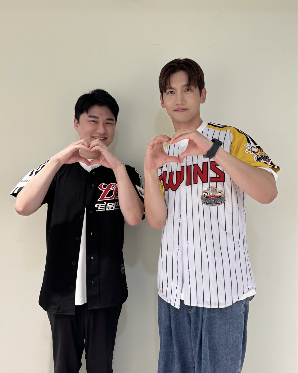 TVXQ's tweet photo. #TVING 팬덤중계 ⚾🎙️

#MAXCHANGMIN #최강창민
#TVXQ! #동방신기 #東方神起
#티빙스포츠 #팬덤중계 https://t.co/290Qcx0VWv