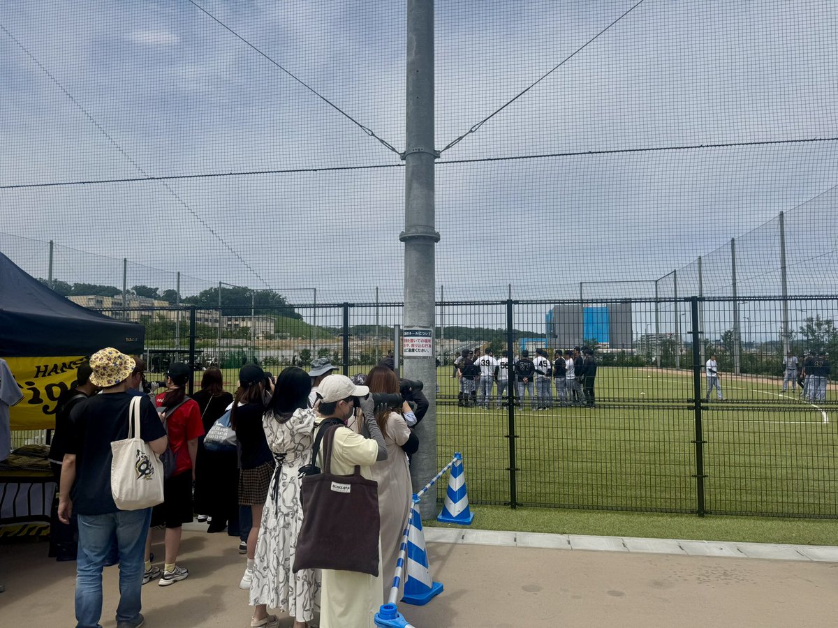 koowing's tweet photo. 初めてのGタウンスタジアム グラウンド近くて低いので臨場感あり 仕切りなく球場1周できるのも楽しかった スタメンからリリーフや代打まで推しメンばかりでとってもNice Townだった https://t.co/qk386RWVjS