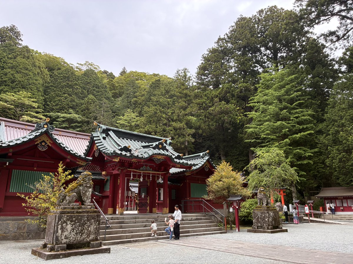 manabayblues's tweet photo. 箱根神社お参りしてのんびり帰って
虫ったので洗車

#トライデント660 
#トライアンフ 
#箱根神社 https://t.co/1i2jDQrrju