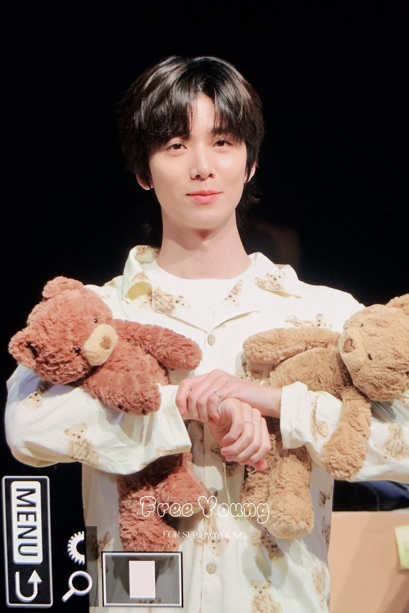 Freeyoung0511's tweet photo. 260531 앙><

#SF9 #에스에프나인 #휘영 #HWIYOUNG #フィヨン @0_rbsl https://t.co/5Seoznu7Sz