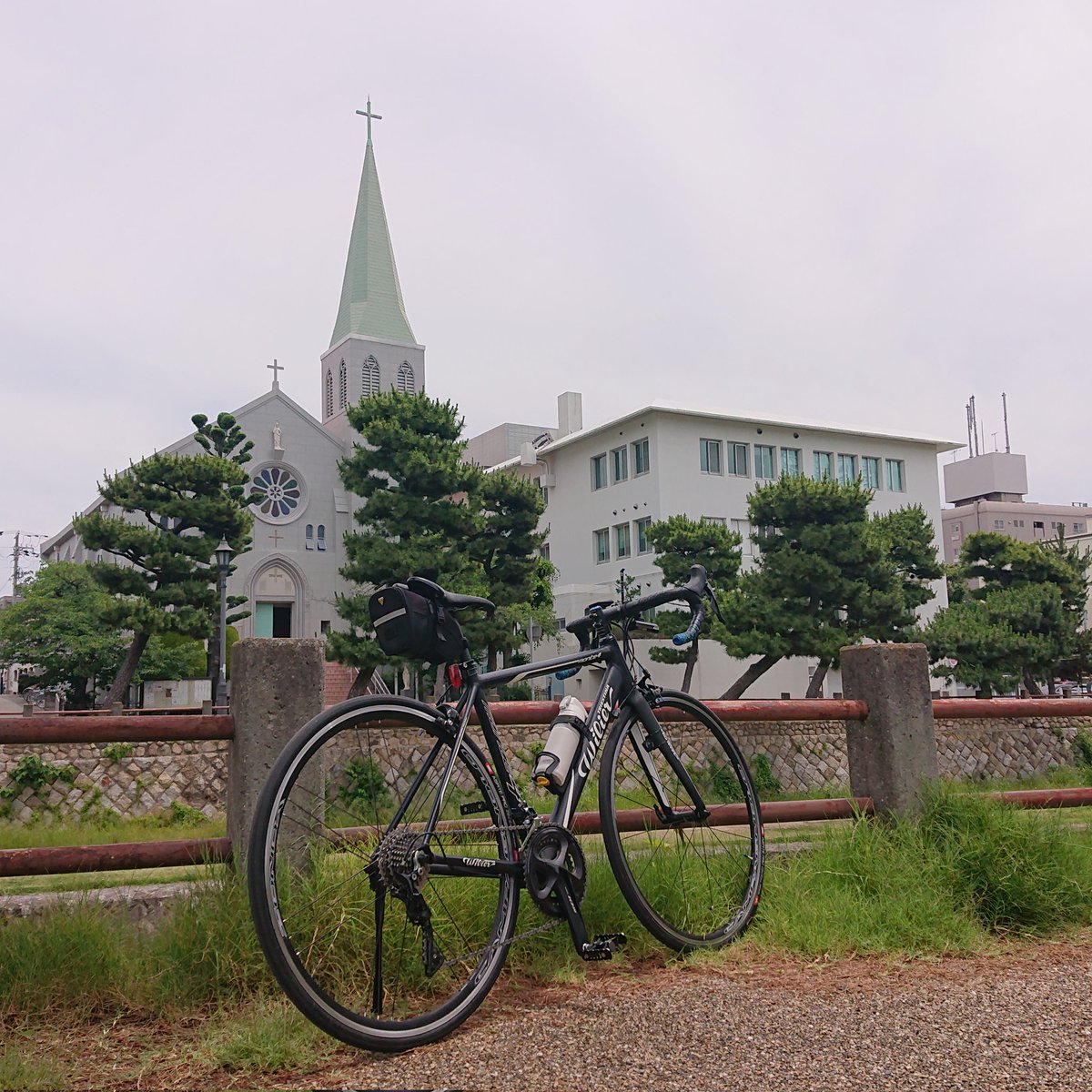 hazeworks's tweet photo. 昨日に引き続き、暑さに体を慣らすべくいつものエリアを軽く走ってきました。
帰りに日本盛に寄って日本酒を購入。リュックに1本入れて走るのは重いけど仕方がない。

#monte4 #Wilier #ロードバイク https://t.co/QztxpE4RxO