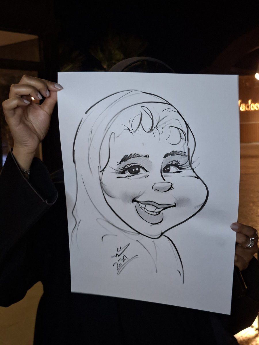 alhed_art's tweet photo. #رسم ضيوف حلوين ♥️😎 #كاريكاتير_لايف في #فعاليات #مهرجانات #ايفنت https://t.co/pJKjDdNE7W