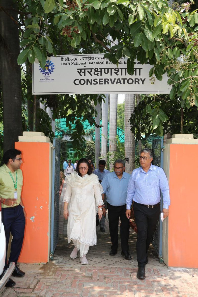 TribalAffairsIn's tweet photo. Strengthening tribal healthcare through scientific research and capacity building.

Smt. Ranjana Chopra, Secretary, Ministry of Tribal Affairs, led a high-level delegation comprising Shri Manish Thakur, Additional Secretary, and Dr. Varnali Deka, Director, to CSIR-NBRI, Lucknow on 20 May 2026 to advance the “Capacity Building of Tribal Healers” initiative under DA JGUA scheme. (1/2)

#JanjatiyaGarimaUtsav 
@narendramodi @PMOIndia @rashtrapatibhvn @jualoram @Dduikey