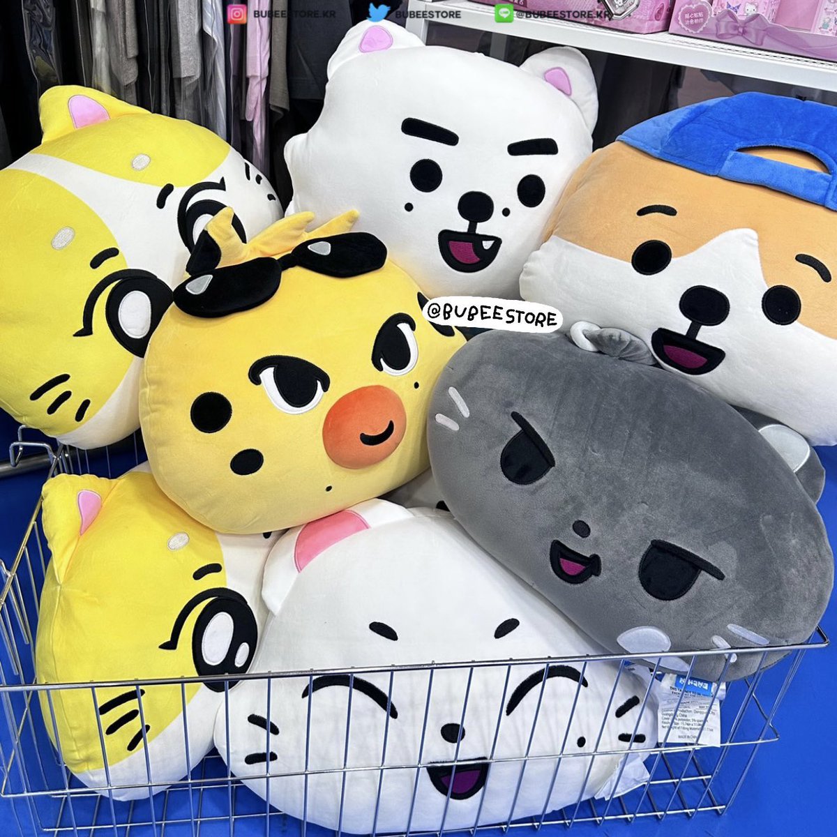 bubeestore's tweet photo. 🔊 rt สุ่มแจก plush keyring 1 ตัว
⭐️ ประกาศผล 15/6

ENHYPEN - 'ENCHIN' OFFICIAL MD 

พร้อมส่ง สินค้าวางหน้าร้านแล้วค่า 🫧
📍BTS สยาม

Photocard Holder 650.-
Lightstick Cover 750.-
Plush Keyring 790.-
Face Cushion 1690.-

🛵 มีส่งด่วน
🛒 https://t.co/pg29DMi76a

#ตลาดนัดenhypen https://t.co/gDkgrw9dzO