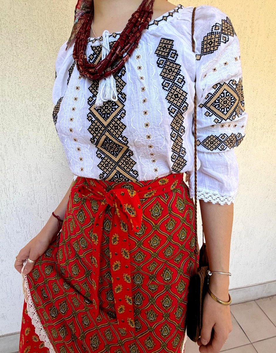 RheaMaria_'s tweet photo. Wearing both of my cultures to church today, French skirt with a traditional pattern from Provence and Romanian ie embroidered blouse.

Don't forget to make your ancestors proud and have a blessed sunday everybody ! ♥️☦️ https://t.co/QOoGPJmEPB