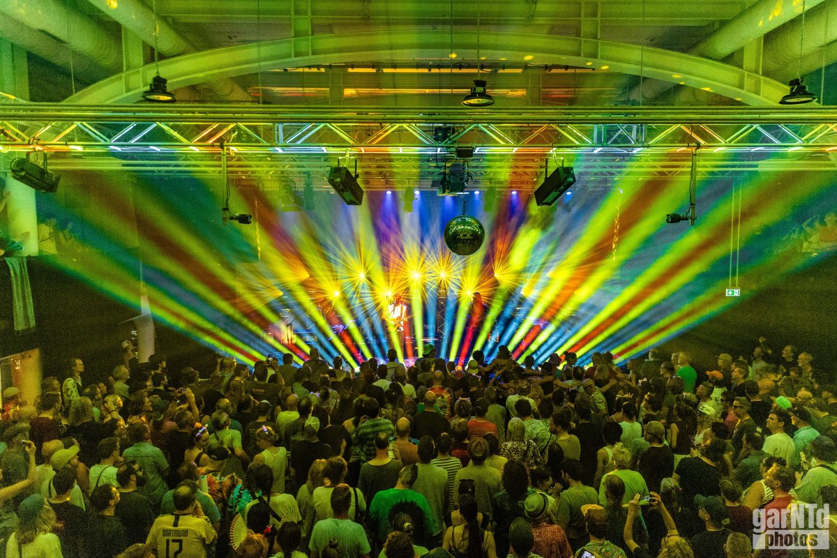 ry_storm's tweet photo. Between a super jammy first set and a solid second, tonight might be one of the most consistently great shows of Europe so far!

Read my recap of Cologne -> https://t.co/QKX992jnWr https://t.co/WvtocA6WEt