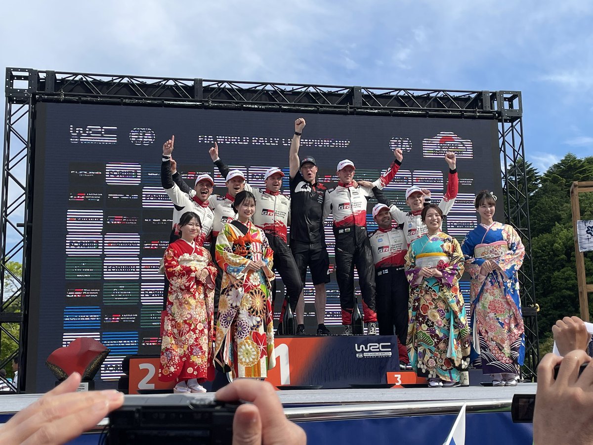 hapilaki222's tweet photo. ラリージャパン　5/31  DAY4
午後からはこちらへ移動。
初めての生ポディウム。　
待ち時間に比べて、思ったより
あっさりとすぐに終わりました(^◇^;)
4日間お天気にも恵ま���て大変楽しめました！皆様お疲れ様でした！
#ラリージャパン  #WRC  #WRCjp https://t.co/TM8nIQQxX4