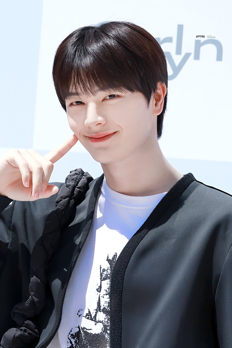 6OOK6's tweet photo. 260529 칼린 #육성재💗 

#성재 #ユクソンジェ
#YOOKSUNGJAE @BTOB_6SJ https://t.co/aQCdknMgO9