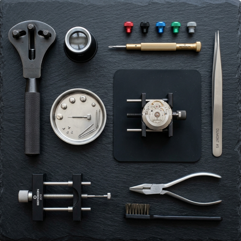 HuiPan1717's tweet photo. Article - Watch Stem Removal Decoded (Part 2)
Stem removal tools: case opener, loupe, non-magnetic tweezers, clean workspace. Test all positions before closing case. Waterproof watches need extra care. 
https://t.co/Xs6cC7Rzu1 
#WatchRepair #WatchTools https://t.co/aSNq0UioEk