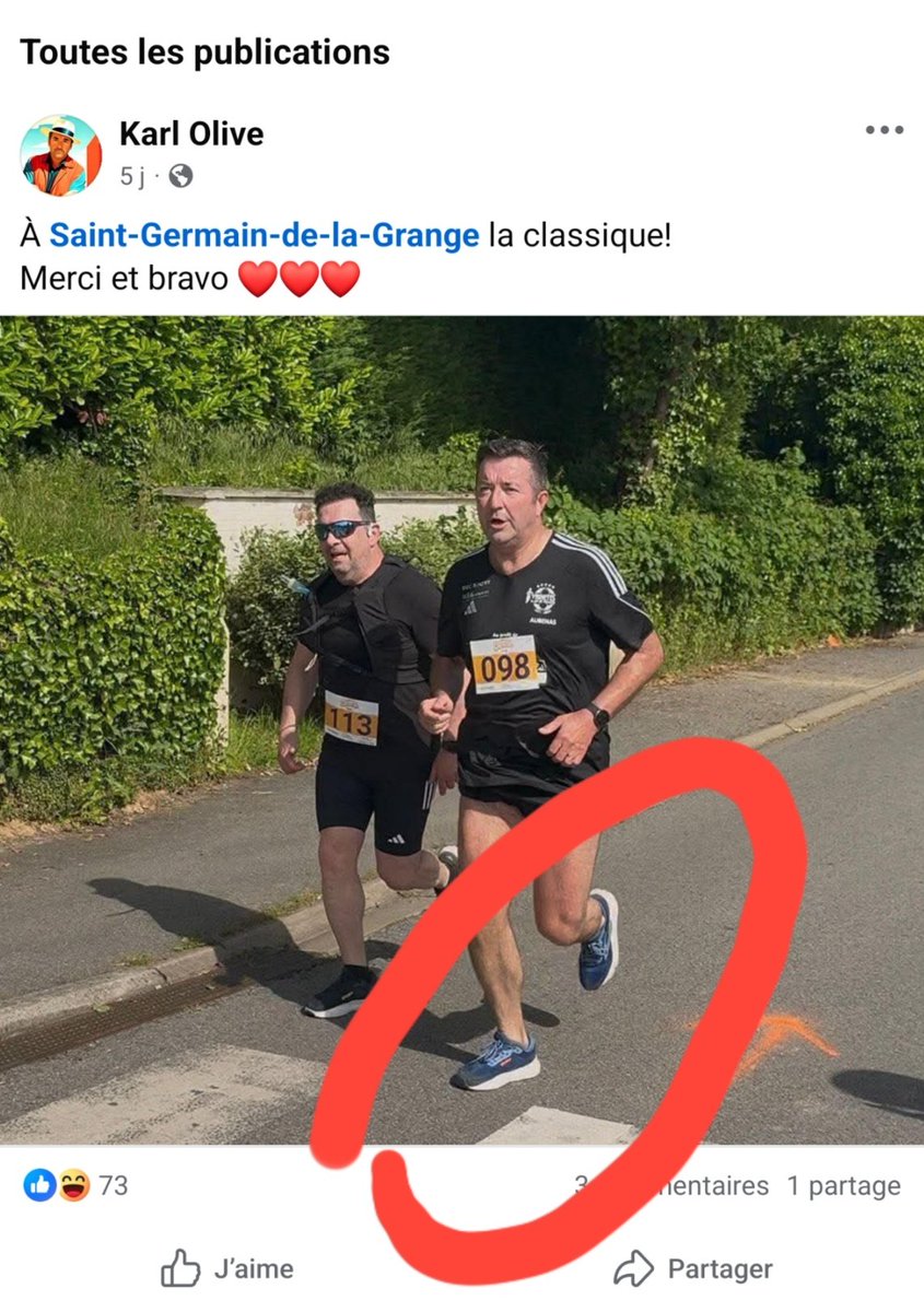 jon_delorraine's tweet photo. C'est bien lui. La personne qui filme le dit, même maillot que la photo qu'il a postée hier, mêmes chaussures. https://t.co/OCik7hAjdW