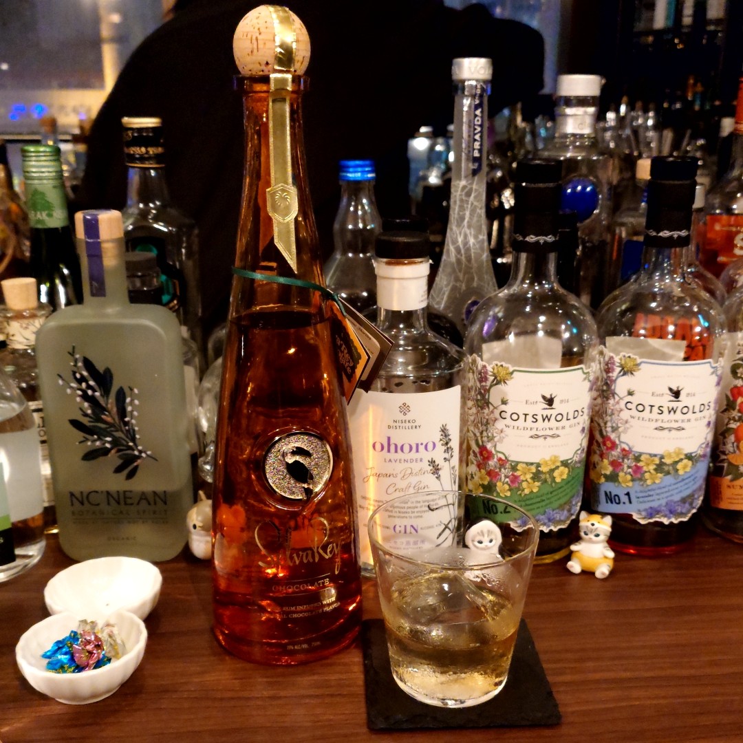 hidustbox's tweet photo. 数珠繋ぎ1軒目　Bar Private Stock

カウンター9席の日々お酒の種類が増え続けるバー！
現在は、350種類程度、クラフトジンやラム・ウィスキー等を置いています。
ツイストカクテルなんかも得意で、マスターは、��いお酒が好きなイケメンでした。
30〜40代辺りのバーあまり行った事無い人にもオススメ https://t.co/VHEcC874Xi