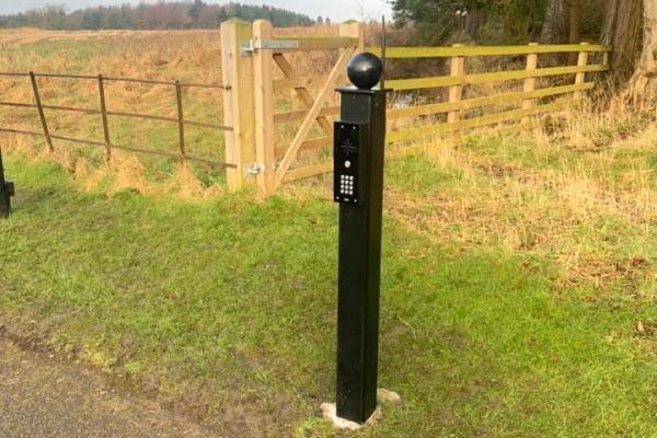 GatesLivewire's tweet photo. Did you know you can install solar-powered gates without the need for mains electricity? ☀️

📩 Get in touch to see if this option is right for your property  ☎️  01833 627776 ⚡ 

#SolarPoweredGates #ElectricGates #EcoHomesUK #DarlingtonBusiness  | https://t.co/QA1uz7VXn8 https://t.co/GR9GSB6eV0