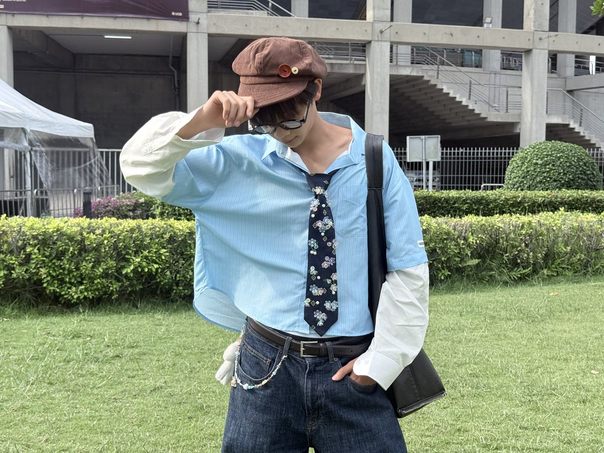 ottosip's tweet photo. งึงึ #AMatterOfTimeTourBKK https://t.co/ABwdhFMoto