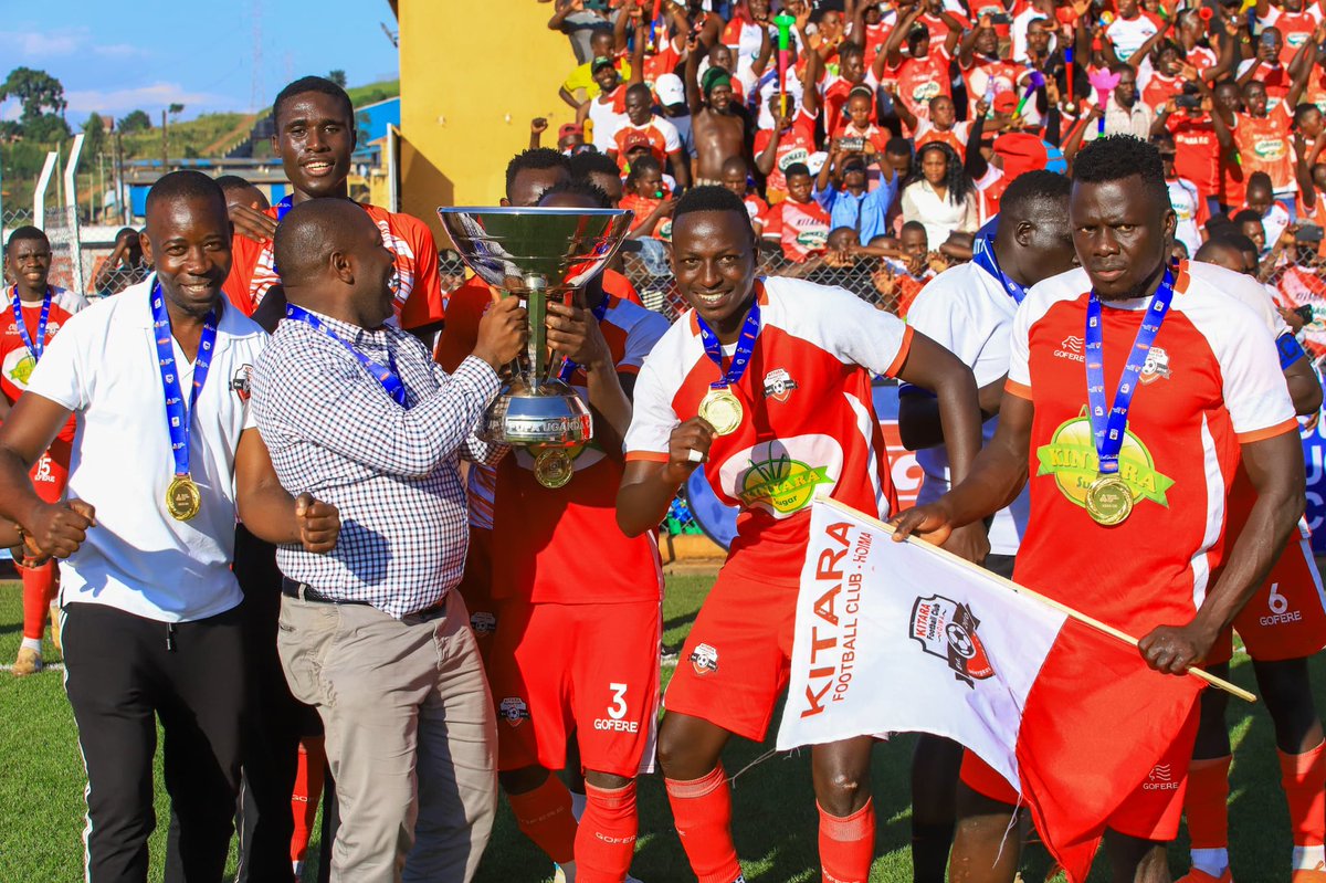 IsmailKasule4's tweet photo. A moment of Champions! 

We are @KitarafcHoima , the Pride of Bunyoro! 
Congratulations once again! https://t.co/i6JUAixpRd