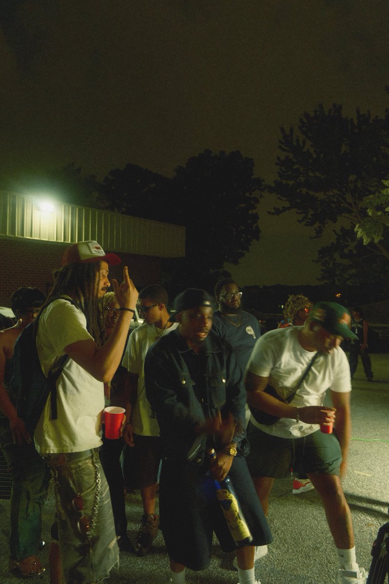 EastsidexBizz's tweet photo. AT @retroJACE video shoot / birthday . https://t.co/HDtejlz6Oa