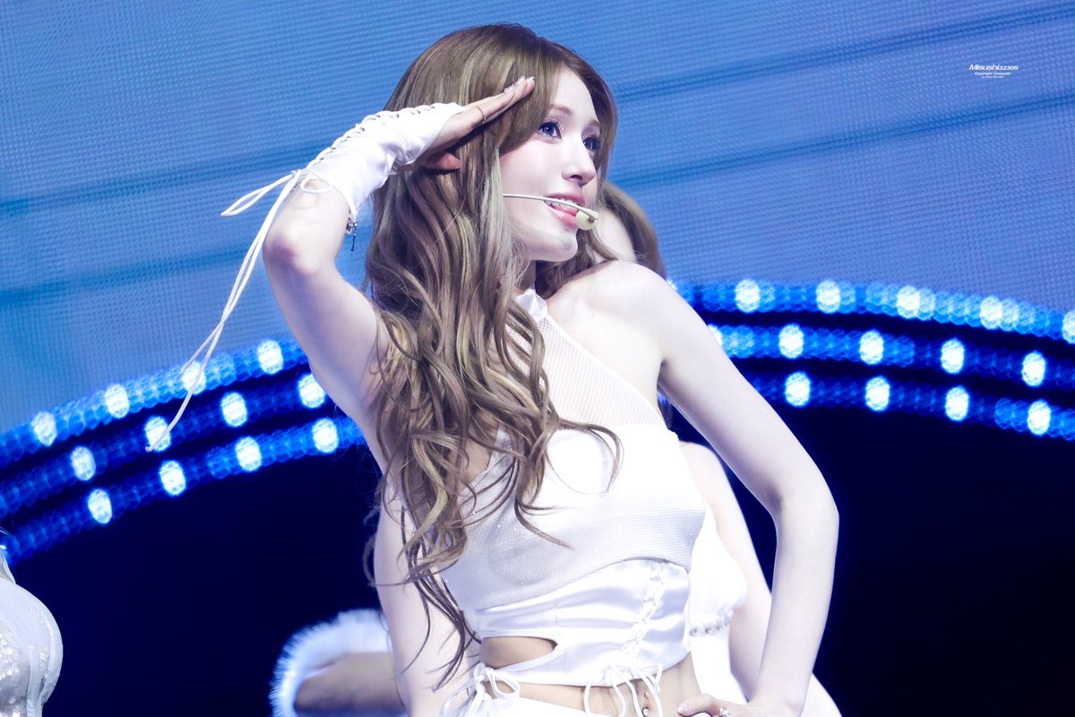 Misushi32309's tweet photo. 260531 IOI LOOP DAY3
HQ

#소미 #전소미 #JEONSOMI  #SOMI
#IOI #아이오아이 https://t.co/K4jiYqpfa0