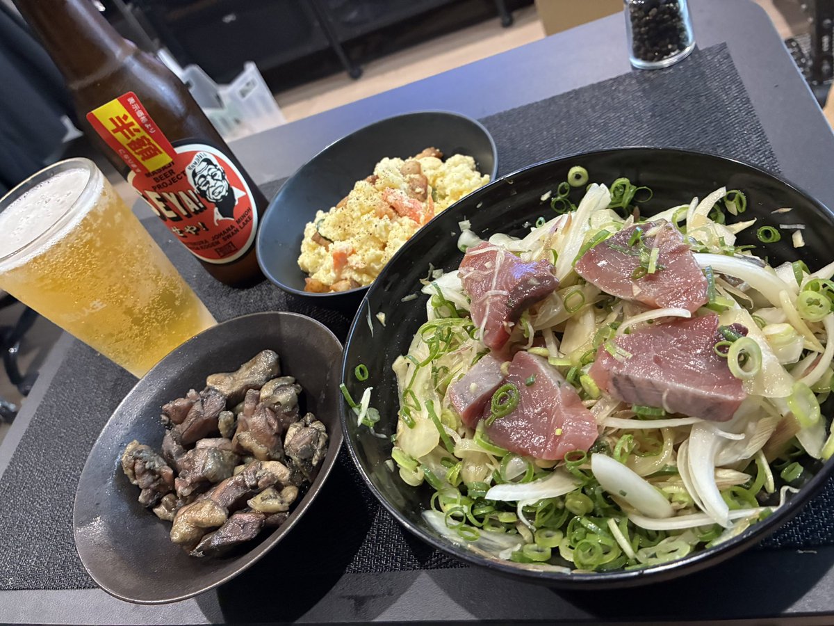 sam_5370's tweet photo. 毎週カツオ食ってる。
薬味爆盛りで。
#晩酌
#クラフトビール https://t.co/Q2fh8dU4yL