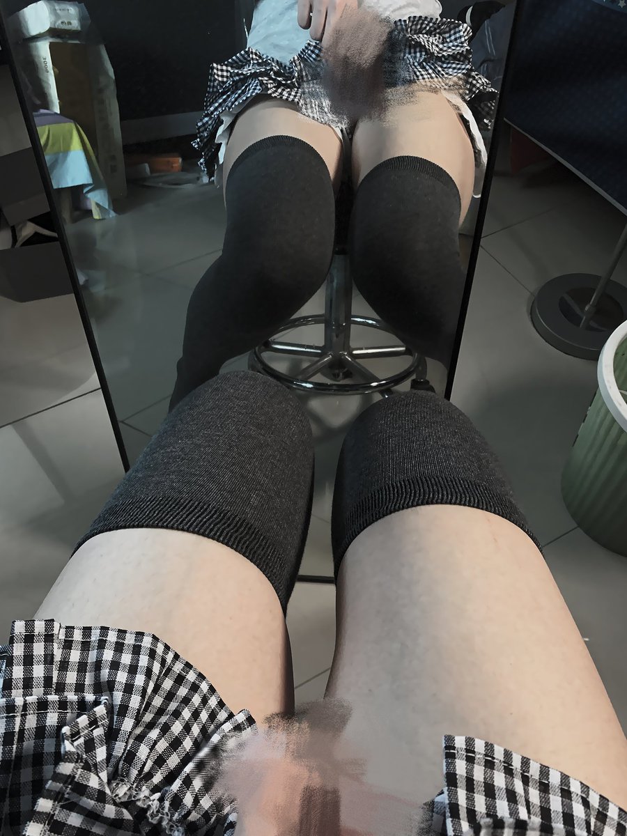 悲伤夹心饼 tweet media