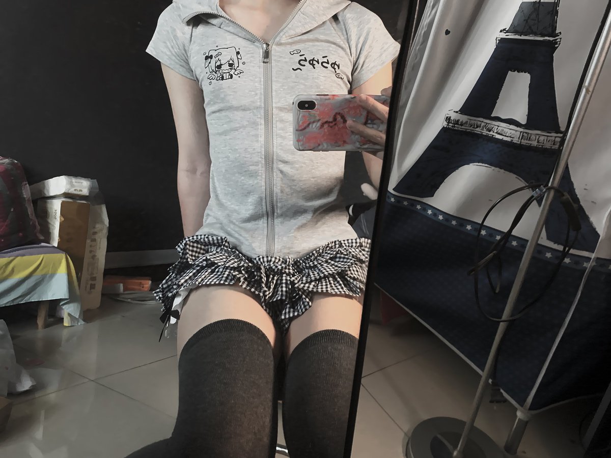 悲伤夹心饼 tweet media