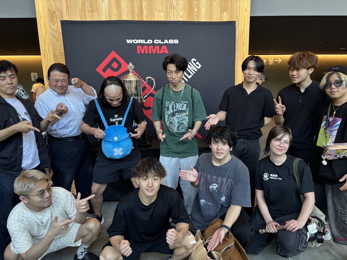 muraman's tweet photo. 会場まで応援に来ていただいた方とも記念撮影！
ありがとうございました！！ https://t.co/dGBfeeX9ft