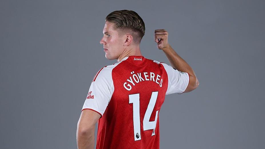 indykaila's tweet photo. Exclusive 💣

▪️ Igor Thiago rated highly 📉  
▪️ New number 9️⃣

Mikel Arteta is making it clear: Arsenal needs a new number 9 to elevate the team.

The pressure is on, especially with Viktor Gyökeres, who turns 28 on Saturday and has no resale value.

The club's owners thought they had a gem last summer, but that gamble hasn’t paid off. Now the focus shifts to Igor Thiago at Brentford, a player the technical team rates highly.

Arteta knows that bringing in the right striker is crucial for our ambitions. It’s time to invest wisely and take Arsenal to the next level.