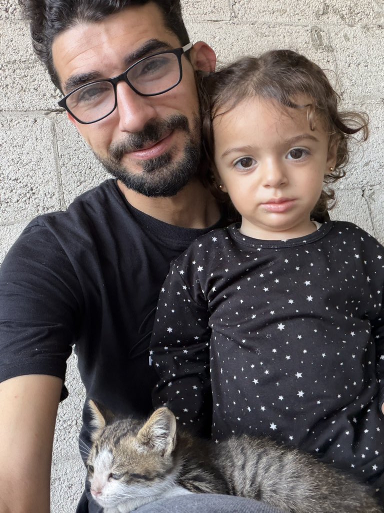 Mo7ammed_jawad6's tweet photo. Rafif's family and their cat Abbey are still alive in Gaza🥹🇵🇸🙏 https://t.co/en8RpmdG79