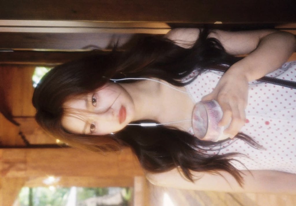 onyrmuu's tweet photo. 여름의 악마… 🫧 https://t.co/NRJ3wWsqef