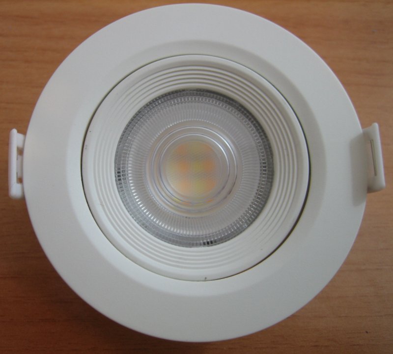 blogbombillas's tweet photo. #Downlight #led Kor 7W CCT de #Ledbox

https://t.co/G38L2OP1QW

Otro foco empotrable "todo en uno" con todo integrado:  3 tonos, regulable y basculante.

También todo de plástico y rendimiento pobre por debajo de la mayoría de bombillas led GU10 https://t.co/n38eDB7s2t