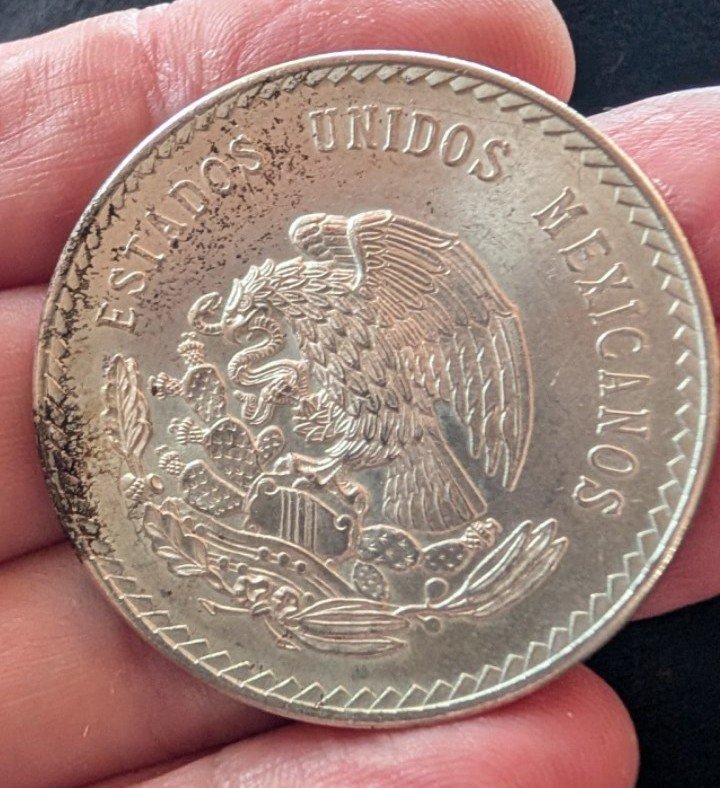 中南米が熱いのよ〜。1948年メキシコ クアウテモック王5ペソ銀貨