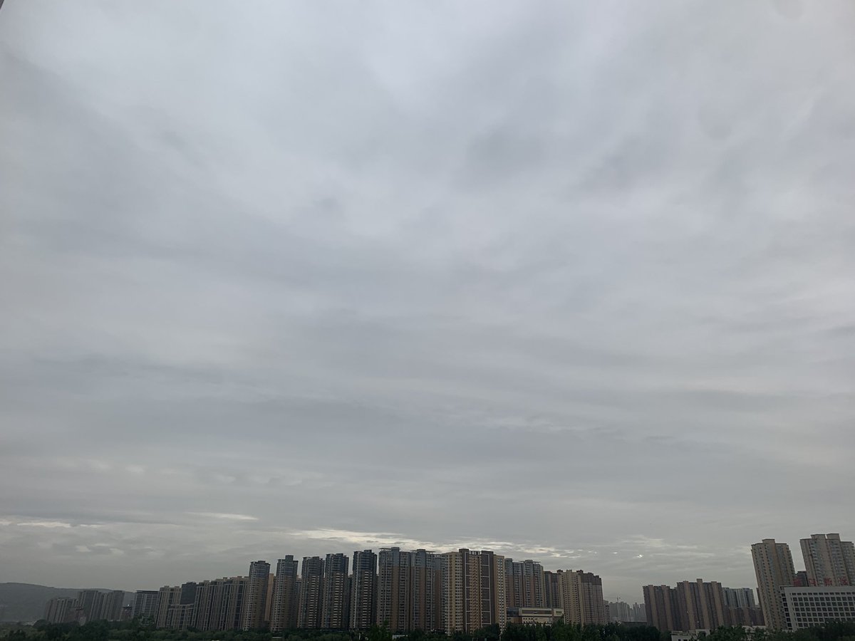 joebans's tweet photo. It looks like rain on a grey day. https://t.co/UEZsGs4ahk