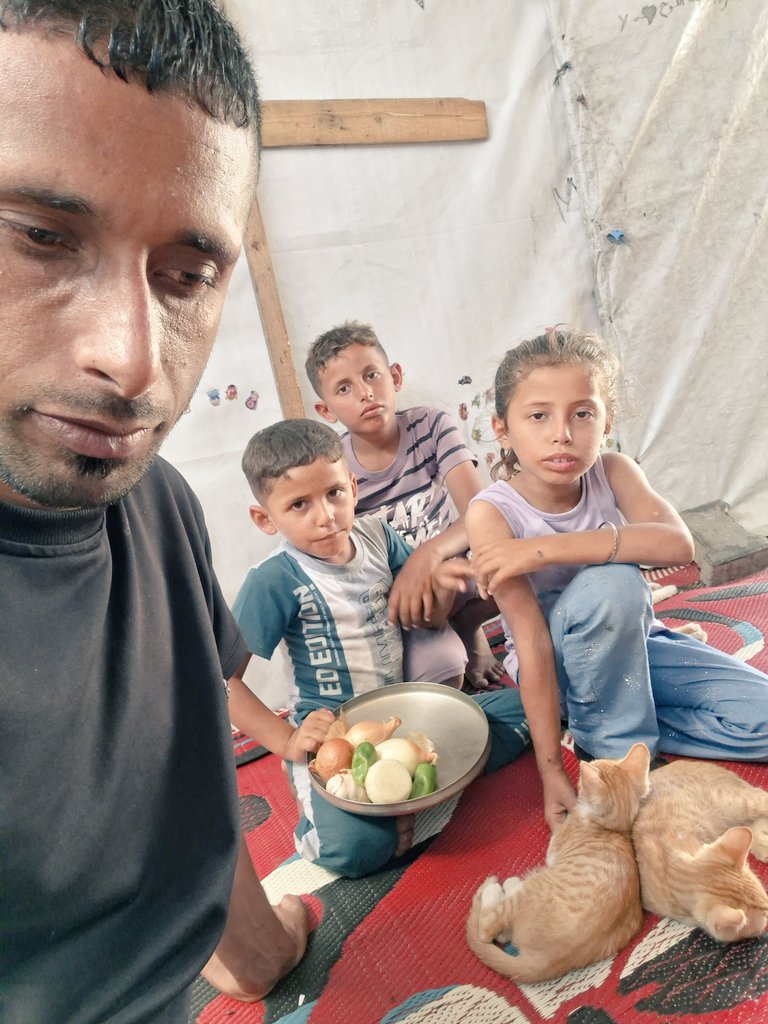 _Youssef_Saeeid's tweet photo. 😓What we fear today is not only the tragedy we are living through in Gaza, but that our suffering will become just another fleeting news item, passing by without leaving a trace. Behind every tent is a family struggling to survive, and behind every face is a story of patience, pain, and hope. Do not allow the world to become desensitized to this tragedy. Save my family by amplifying our voices and by providing the support that gives us a chance to persevere and secure the most basic necessities of life. 💔
https://t.co/r3VaLxoT1u