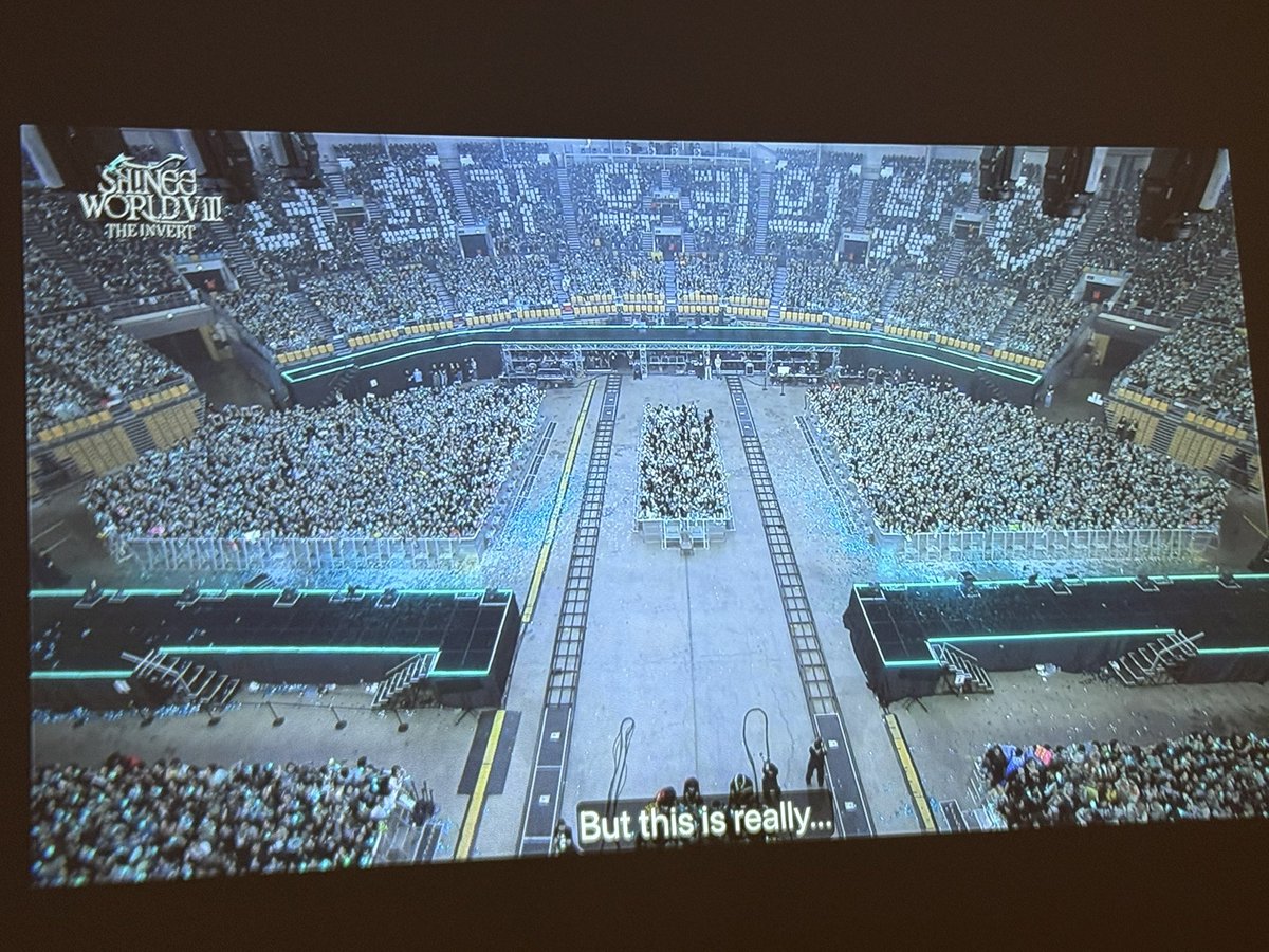 sheiwol's tweet photo. Congratulatory cake and Shawols banner event.
#SHINee #SHINeeWorldVIII #TheInvert #SW8 #민트초콘 #인버트콘서트 https://t.co/vZXvZKZmIw