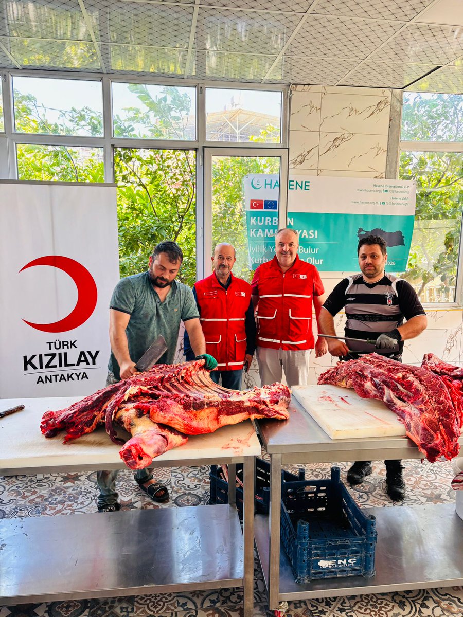 kizilay_antakya's tweet photo. Türk Kızılay antakya şubesi ve Hasene Vakfı iş birliğiyle gerçekleştirilen kurban eti dağıtımlarını ihtiyaç sahibi ailelerimize ulaştırarak bayram sevincine ortak olduk. Bu anlamlı organizasyonda emeği geçen, destek veren ve katkı sunan herkese teşekkür ediyoruz.
@gonulluolorg https://t.co/T8gCJv5blL