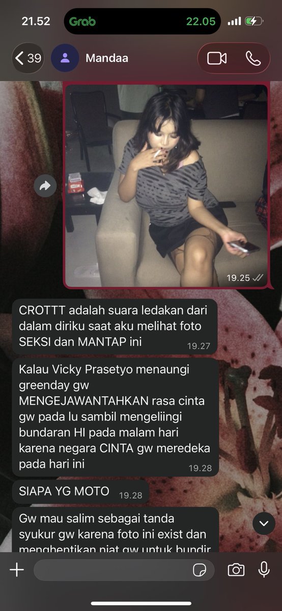 :3 tweet media