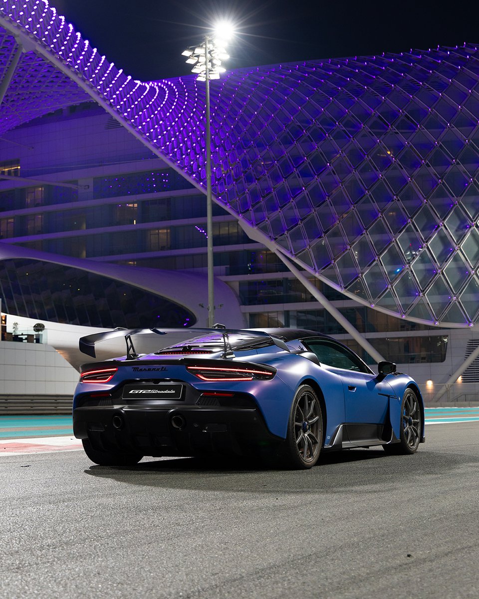 maserati_japan's tweet photo. GT2 Stradale
ヤス・マリーナに異彩を放つ
フォーリセリエのマットペイント
“デジタルオーロラ”

GT2 Stradaleについて
https://t.co/pBDNWpF6aZ

#Maserati #マセラティ #GT2Stradale #Fuoriserie #YasMarina https://t.co/B4wmVBrrE0
