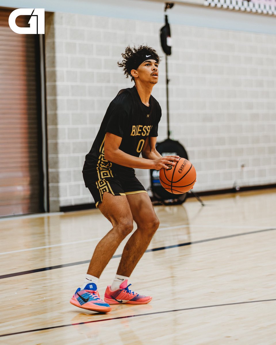MSeanPhillips's tweet photo. #G1Series | Stage 4️⃣

Matchup between @TeamBlessed2025 and ElevaTE U @Tony_Mach1 almost underway. 

A key deciding factor to find the 2028 Pool D Champion. 

Can’t wait for this one🔥

#GASO https://t.co/hZ7zYzYmS5