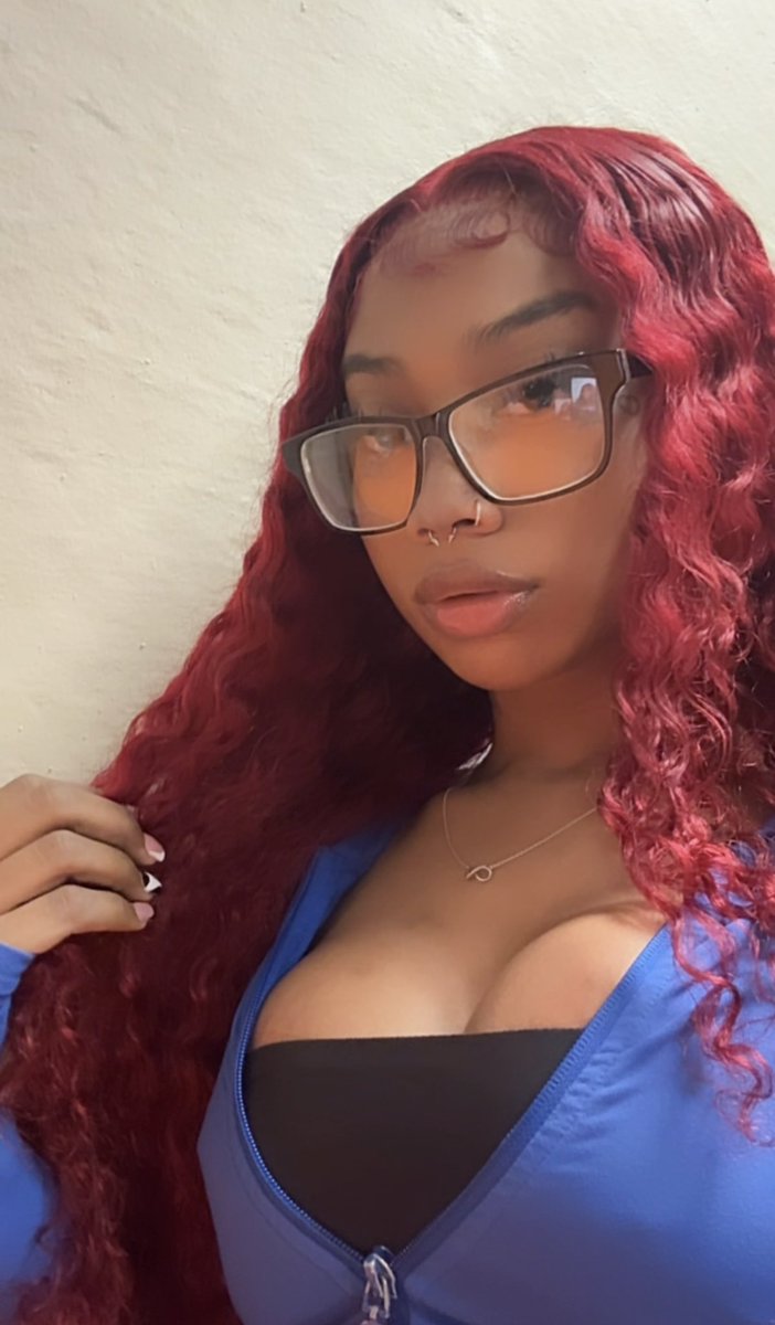 wynterissevvy's tweet photo. Who wanna go with me to pride this weekend 🤓 https://t.co/vr8uoZJHbP